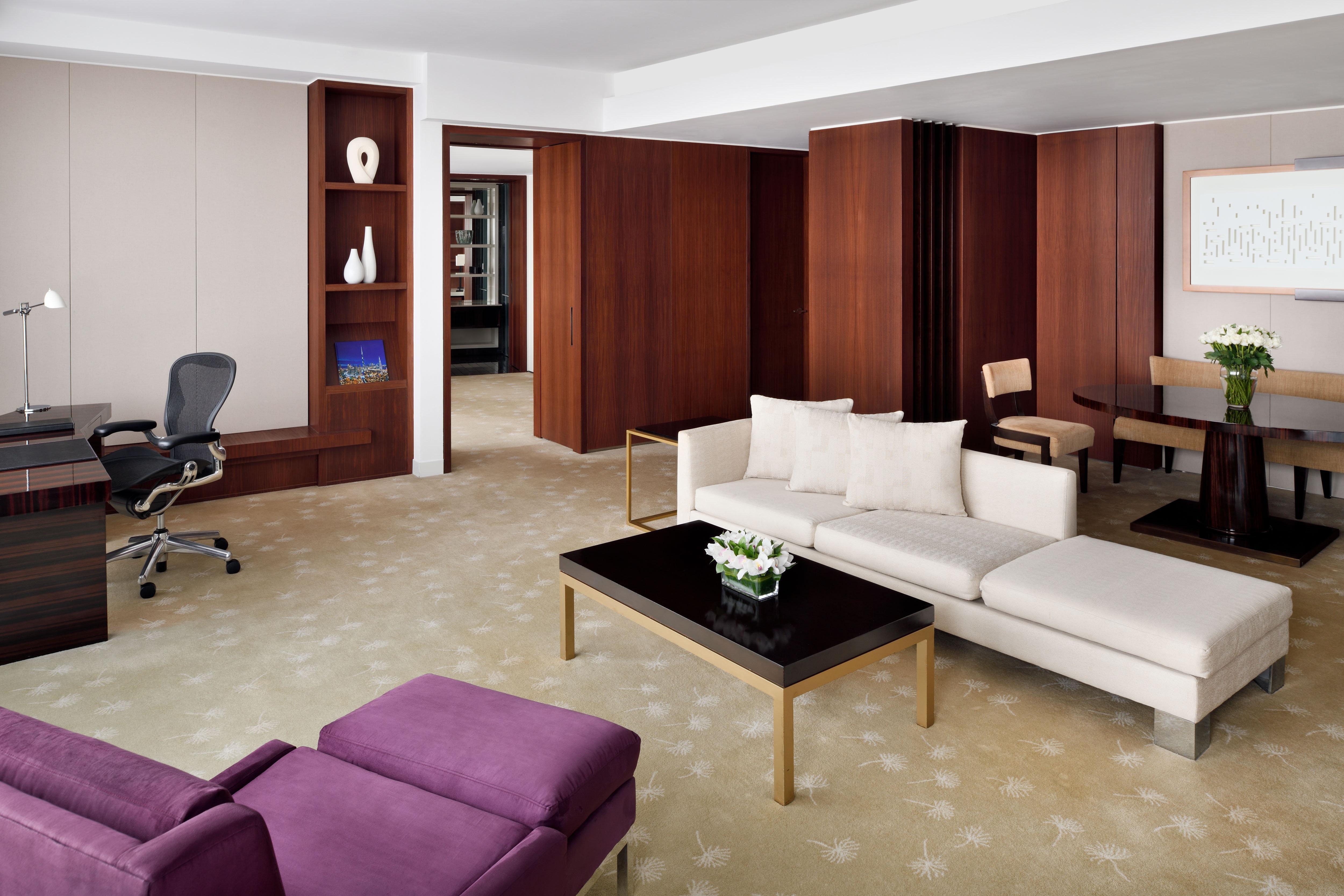 Intercontinental Dubai Festival City By Ihg Exterior foto A suite at the Conrad Hilton London St. George's Wharf