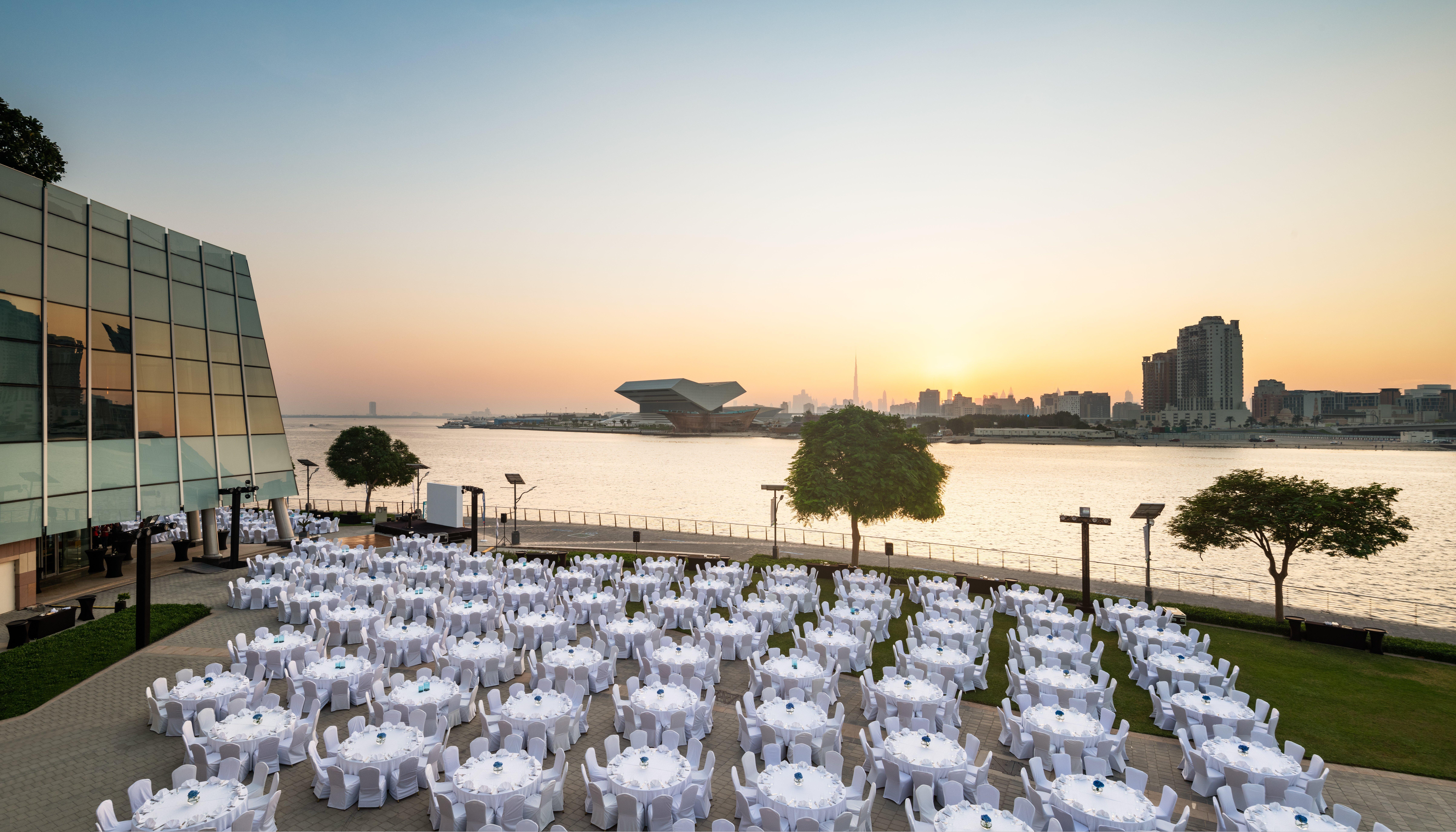 Intercontinental Dubai Festival City By Ihg Exterior foto The 2011 World Conference Center