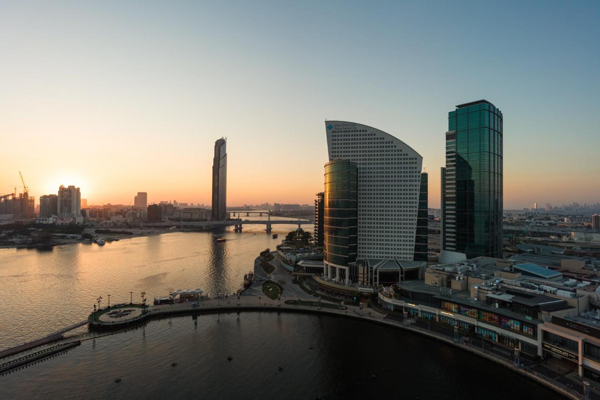 Intercontinental Dubai Festival City By Ihg Exterior foto View of the complex